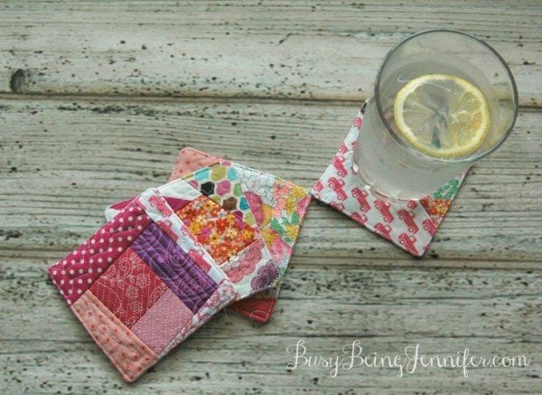 http://www.laurascraftylife.com/wp-content/uploads/2015/06/Scrappy-Quilt-Coasters-e1435159313761.jpg
